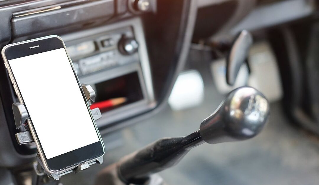 How to Solve In-Car Distraction Using Phone Holders & Mounting Solutions